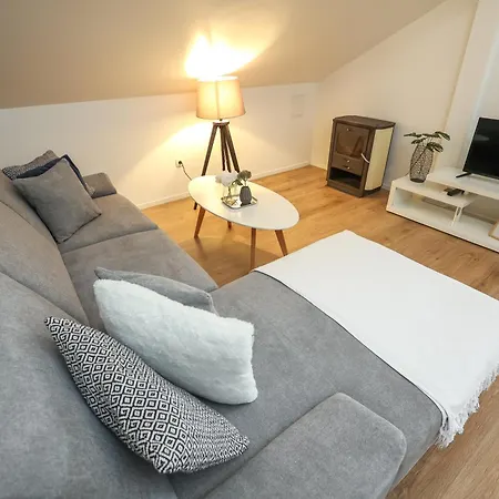 Lolly شقة زادار